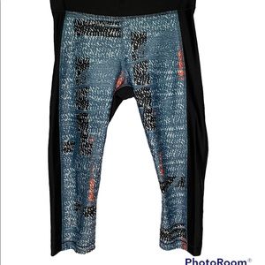 Under Armour Women’s Large Compression Legging Capri